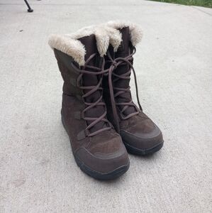 Waterproof Brown Columbia Women's 9 Snowboots